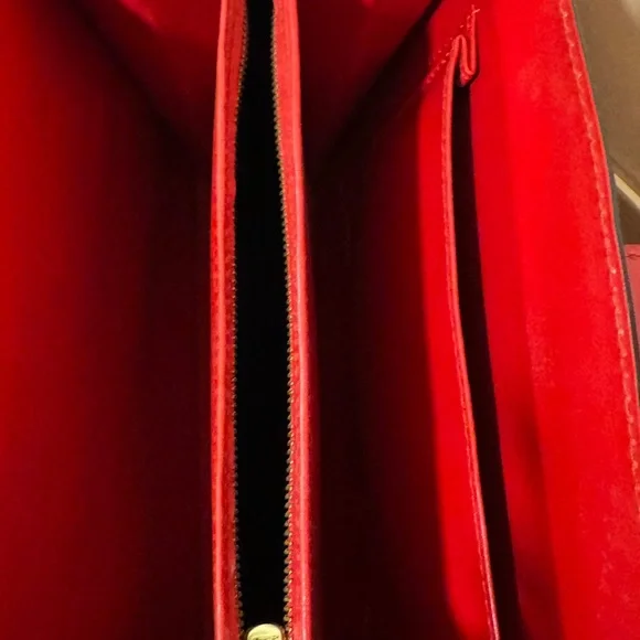 Louis Vuitton Epi Shoulder bag Elegant Red Designer Women's Bag. - Picture 6 of 14